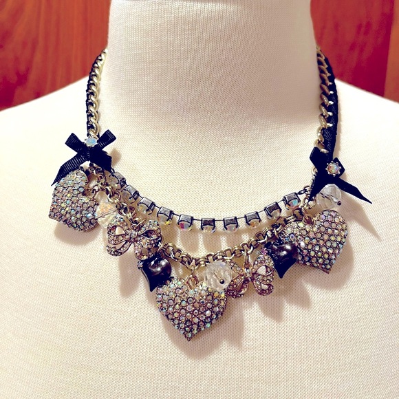 Betsey Johnson Jewelry - Betsey Johnson VINTAGE Y2K Gold Pavé Heart Necklace NEW